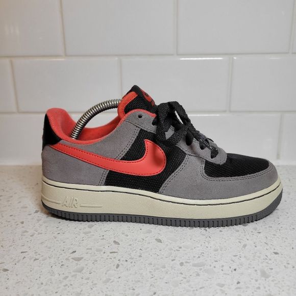 Vintage Nike Air Force 1 '07 - Picture 2 of 13